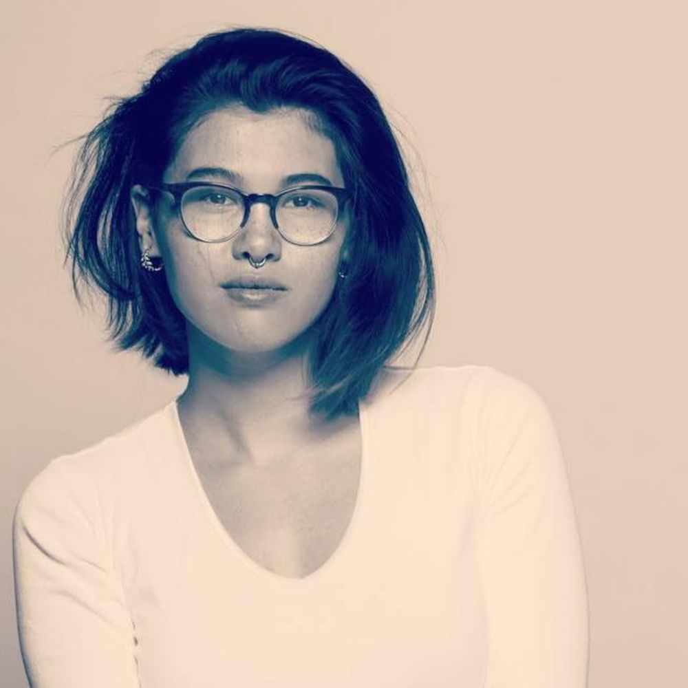 Meet your Posher, Maris